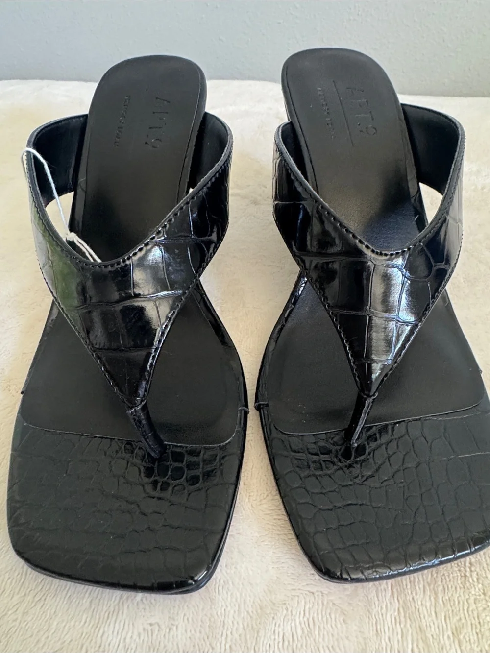 Apt. 9 croc embossed